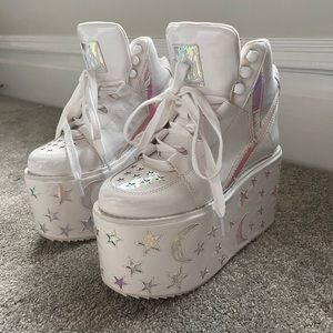 YRU QOSMO Platform Rave Sneakers